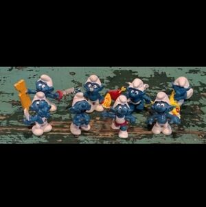 Lot of 8 Vintage Peyo Smurfs Figures